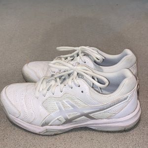 ASICS tennis shoes size 7 white